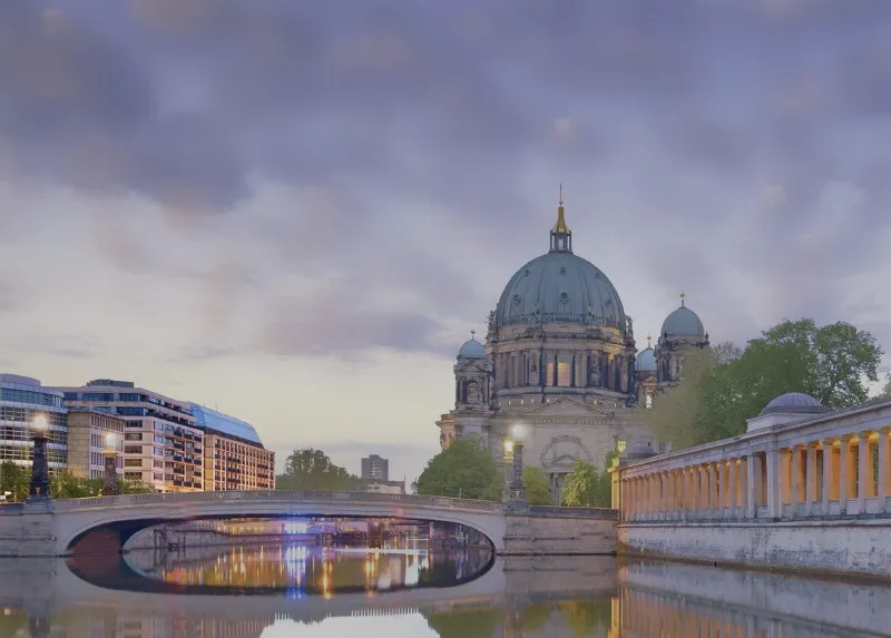 2 Zi-Whg mit Balkon EBK Aufzug Concierge TG u. gg der Museumsinsel (5.8) — photo 1